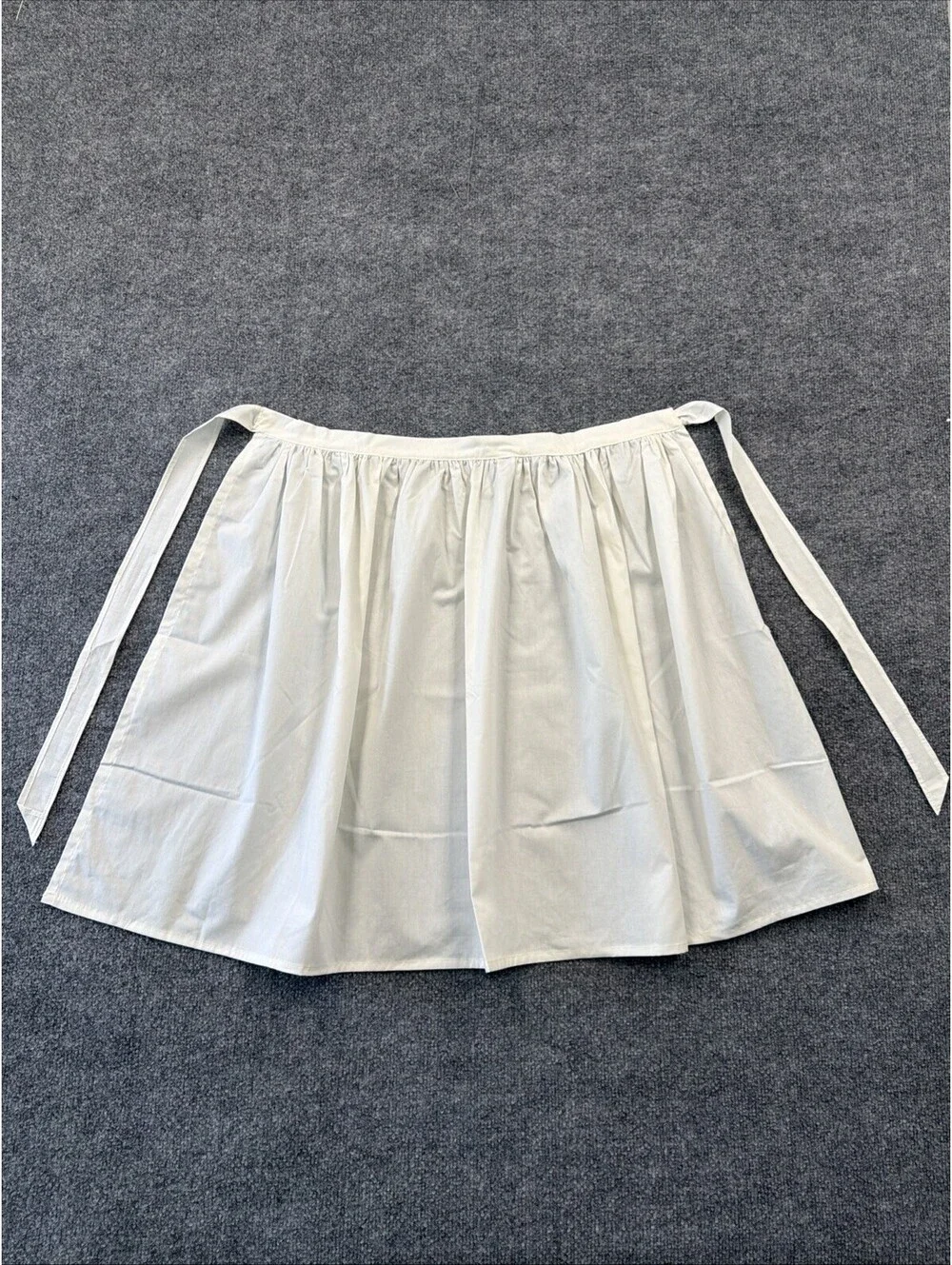 White Cotton Waistline Apron